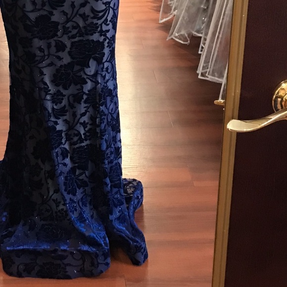 Beautiful, slim-fitting grad dress with designs. - Picture 2 of 3
